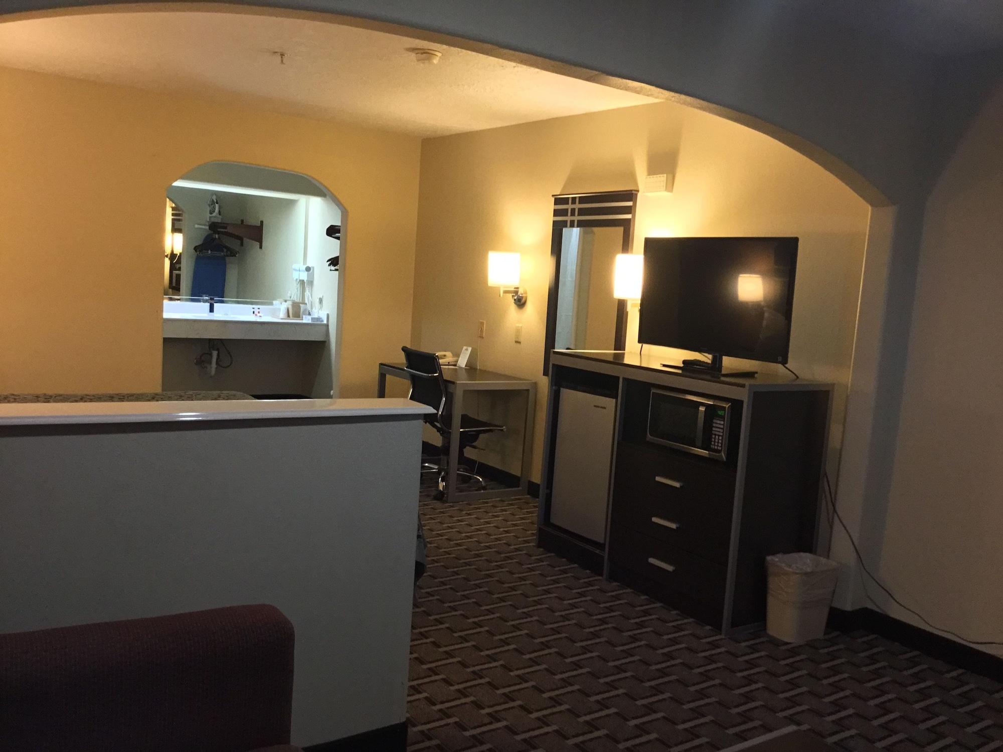 Days Inn & Suites By Wyndham Houston North - Spring Eksteriør bilde