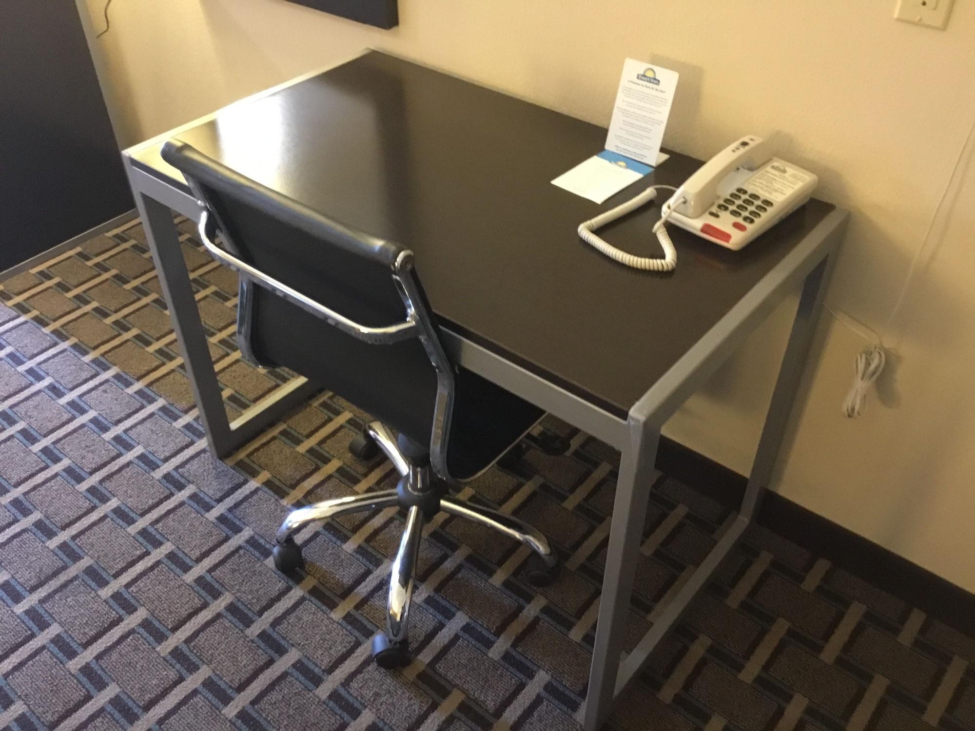 Days Inn & Suites By Wyndham Houston North - Spring Eksteriør bilde