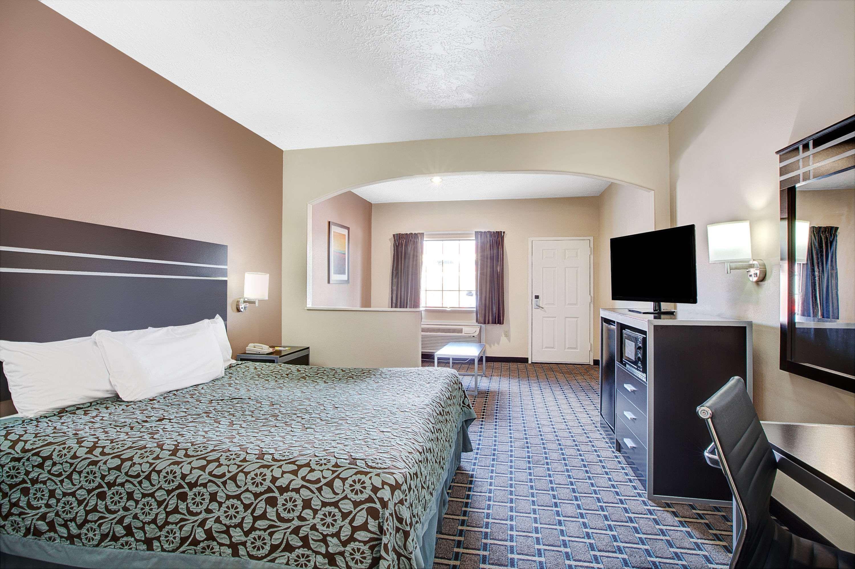 Days Inn & Suites By Wyndham Houston North - Spring Eksteriør bilde