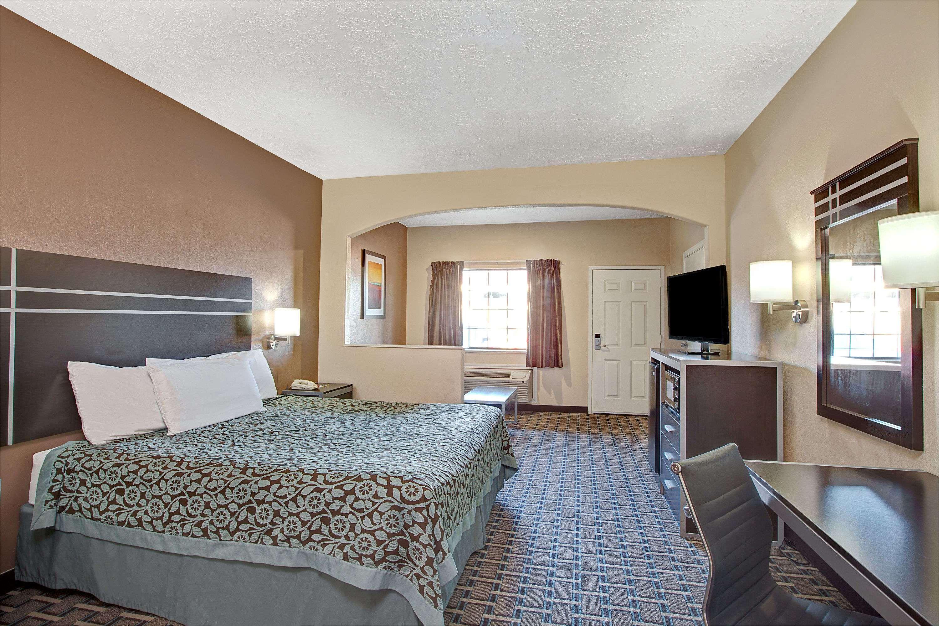 Days Inn & Suites By Wyndham Houston North - Spring Eksteriør bilde