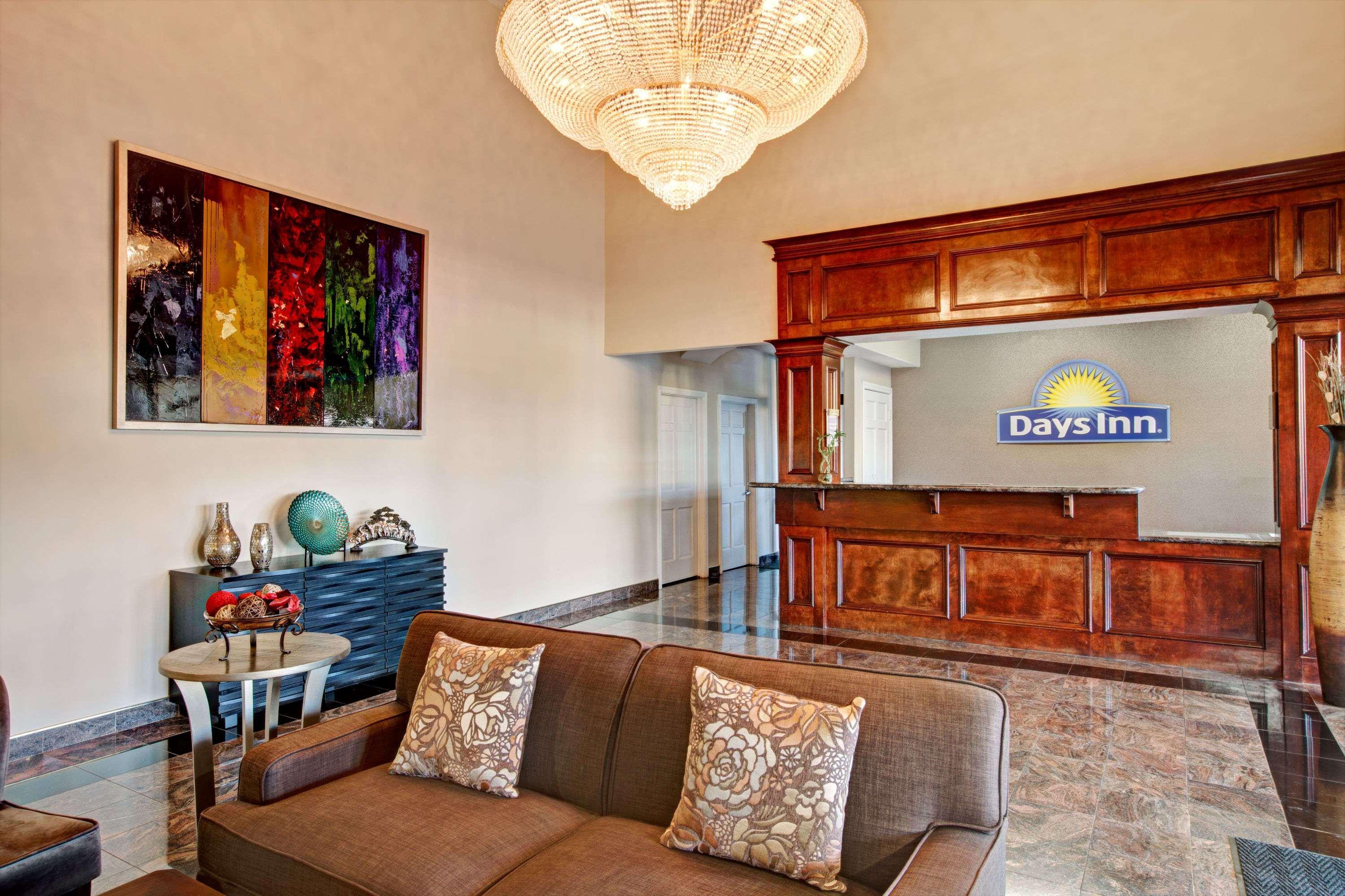 Days Inn & Suites By Wyndham Houston North - Spring Eksteriør bilde